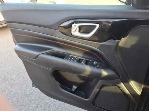 Used 2022 Jeep Compass Trailhawk w/ Trailhawk Convenience Group image 8