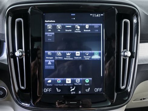 Used 2019 Volvo XC40 T5 Momentum image 13