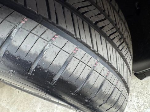 New 2026 BMW iX xDrive60 image 27