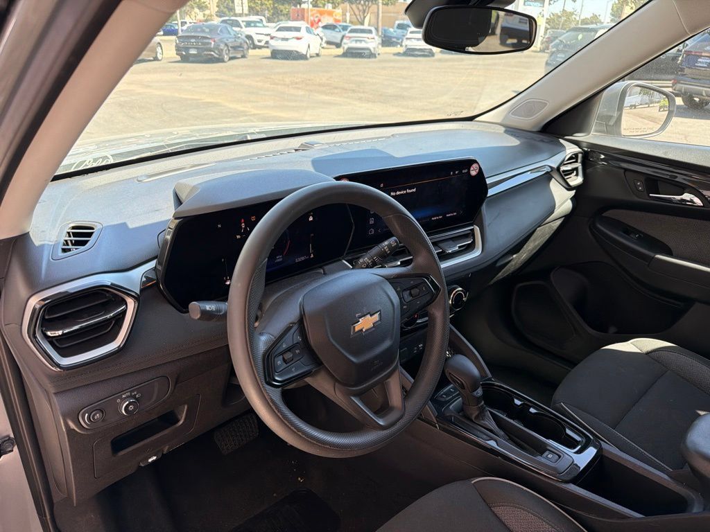 Used 2025 Chevrolet TrailBlazer LT FWD image 7