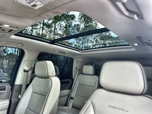 Certified 2021 GMC Yukon Denali w/ Denali Premium Package AWD/4WD image 19