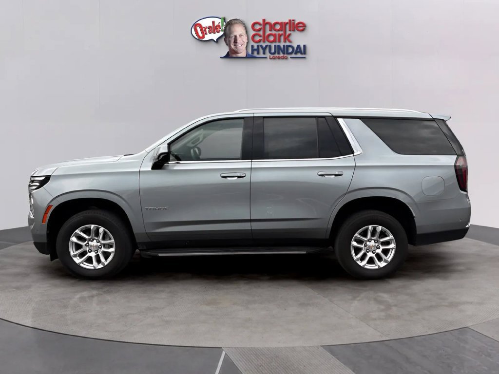 Used 2025 Chevrolet Tahoe LT RWD image 2