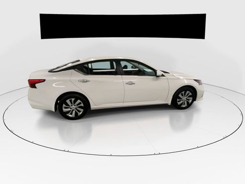 Used 2022 Nissan Altima 2.5 S FWD image 12