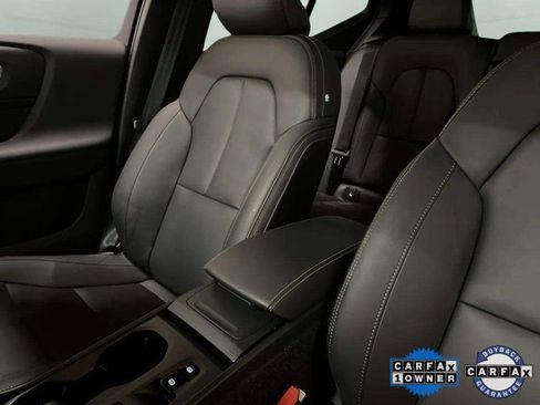 Used 2025 Volvo XC40 B5 Core image 64