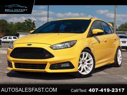 Used 2017 Ford Focus ST FWD image 1