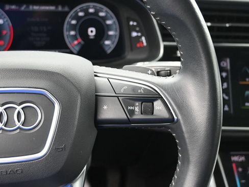 Used 2019 Audi Q8 Premium w/ Towing Package image 14