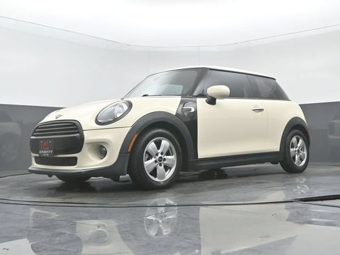 Used 2020 MINI Cooper 2-Door Hardtop FWD image 27