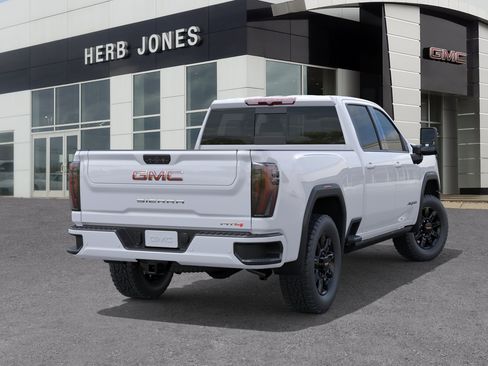 New 2026 GMC Sierra 2500 AT4 w/ AT4 Premium Plus Package AWD/4WD image 4