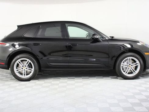 Certified 2023 Porsche Macan AWD/4WD image 8