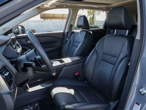 Used 2023 Nissan Rogue SL w/ SL Premium Package FWD image 17