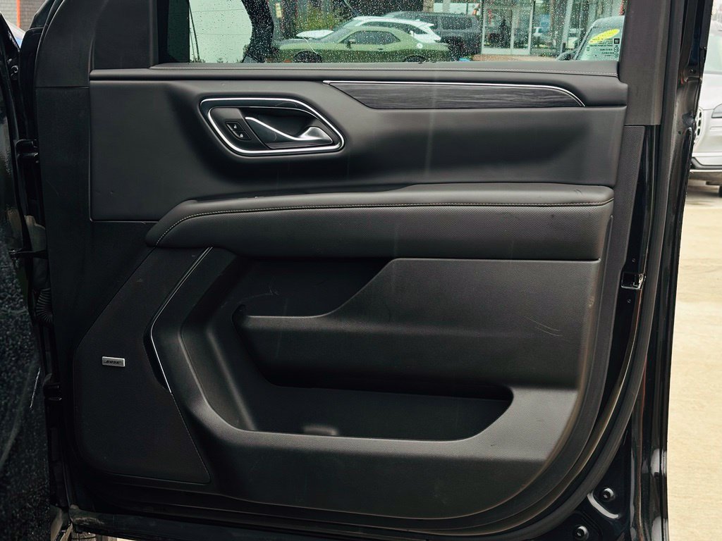 Used 2024 GMC Yukon SLT w/ SLT Luxury Package AWD/4WD image 43