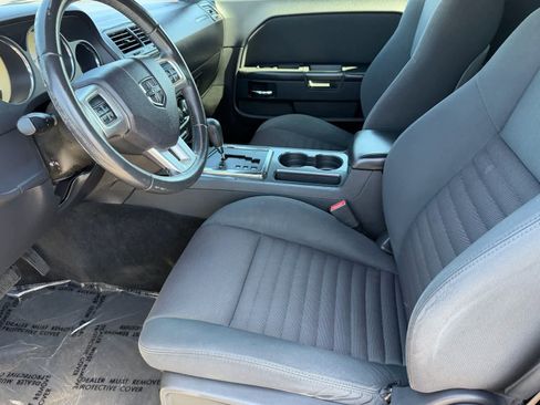 Used 2011 Dodge Challenger image 17