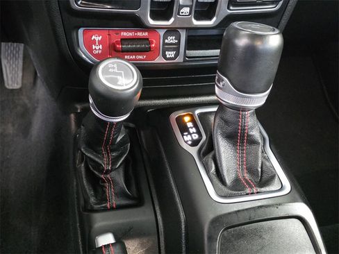 Used 2020 Jeep Gladiator Rubicon image 23