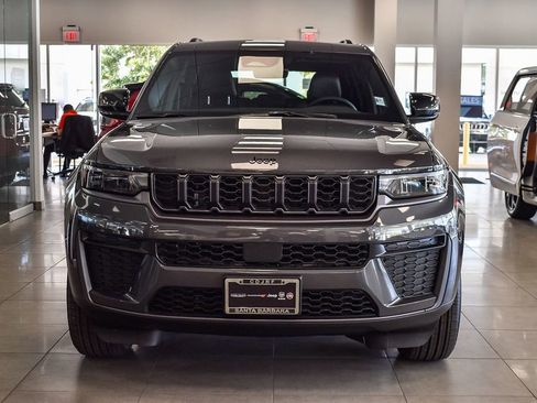 New 2026 Jeep Grand Cherokee Altitude image 2