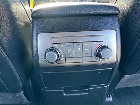 Used 2011 Toyota Highlander SE image 40