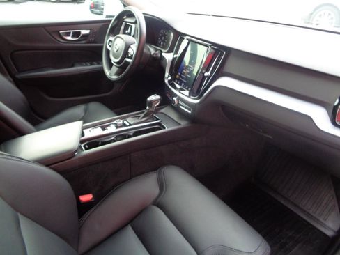 Used 2020 Volvo V60 T5 Cross Country w/ Protection Package Premier image 15