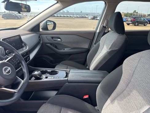 Certified 2023 Nissan Rogue SV FWD image 41