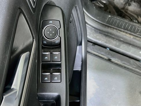 Used 2022 Ford Escape SEL w/ Technology Package FWD image 18