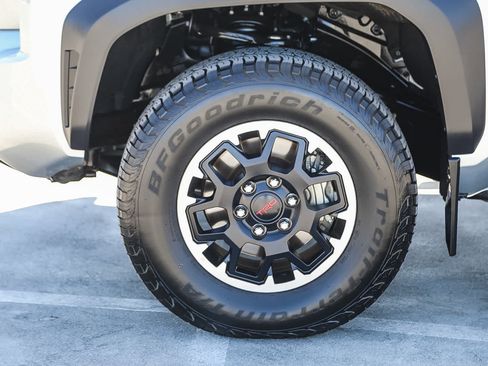 Used 2024 Toyota Tacoma TRD Off-Road AWD/4WD image 10