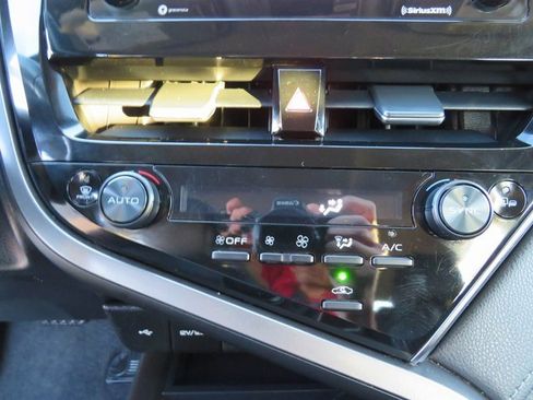 Certified 2022 Toyota Camry SE image 25