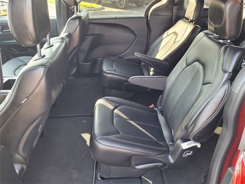 New 2026 Chrysler Pacifica Select image 6