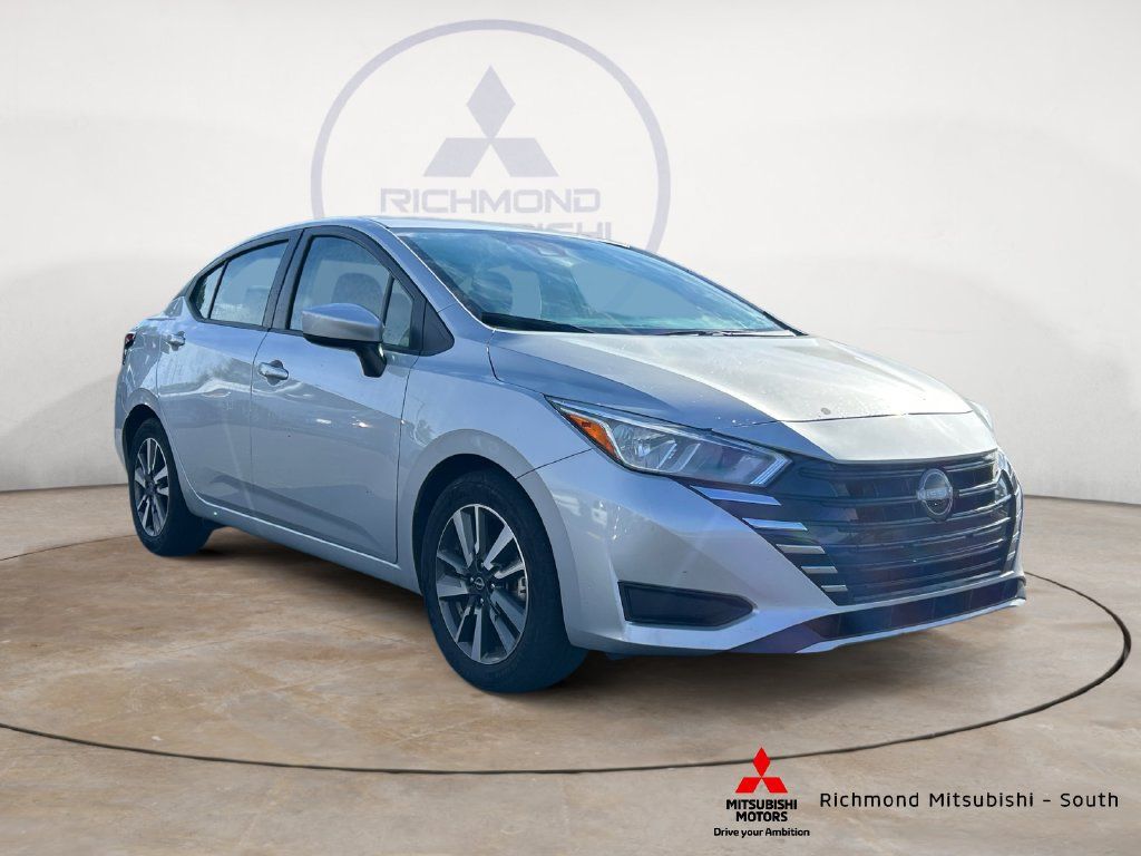Used 2024 Nissan Versa SV FWD image 1