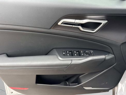 New 2026 Kia Sportage EX AWD/4WD image 17