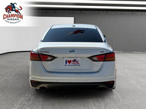 Used 2020 Nissan Altima 2.5 SR w/ Premium Package FWD image 4