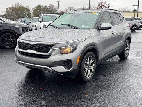 Used 2021 Kia Seltos EX image 7