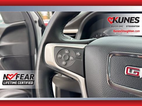 Used 2023 GMC Acadia SLT image 28