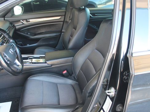 Used 2020 Honda Accord Sport image 24
