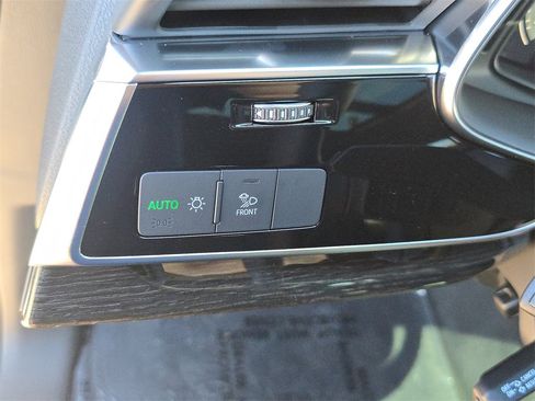 New 2026 Audi Q8 Premium image 29