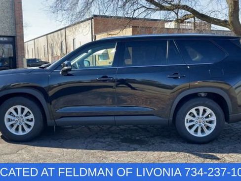 Used 2025 Toyota Grand Highlander AWD image 5