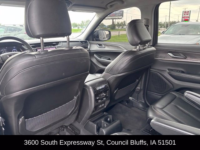 Used 2023 Jeep Grand Cherokee L Limited AWD/4WD image 45