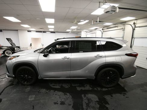 Certified 2024 Toyota Highlander XSE image 4