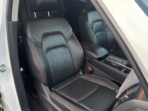 Used 2022 Nissan Pathfinder SL FWD image 15