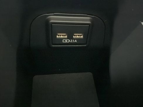 Used 2021 Toyota RAV4 XLE w/ Convenience Package image 32