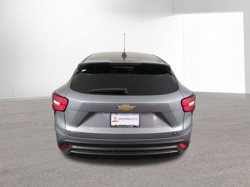 Used 2024 Chevrolet Trax LS w/ LS Convenience Package image 14