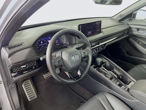 Used 2025 Honda Accord Sport image 15