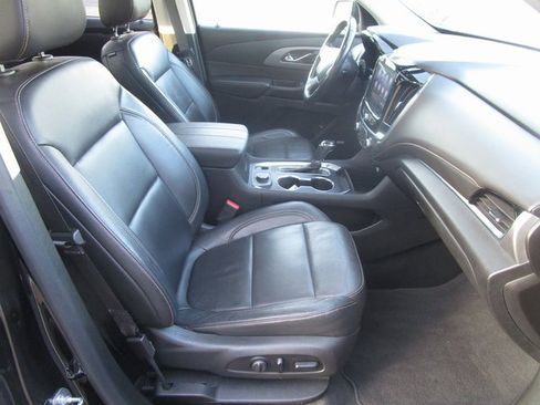 Used 2020 Chevrolet Traverse LT w/ LT Premium Package image 28