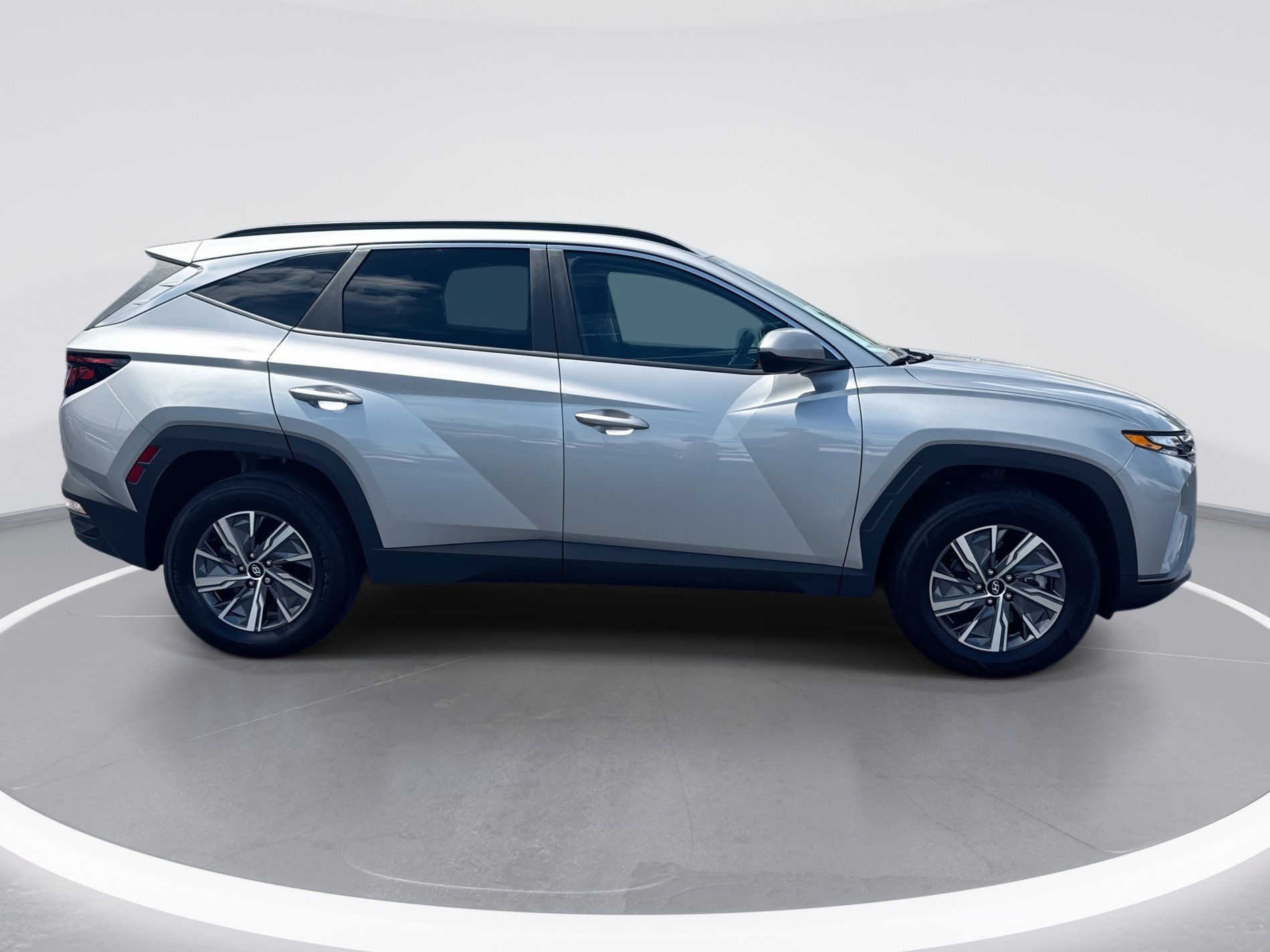 Used 2024 Hyundai Tucson Blue AWD/4WD image 3