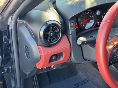 Used 2024 Nissan GT-R Premium w/ Premium Interior Package image 43