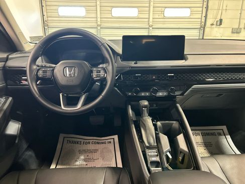 Used 2024 Honda Accord Touring image 4