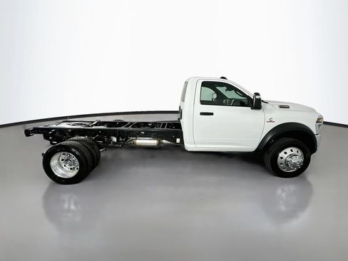 New 2026 RAM 5500 Tradesman w/ Chrome Appearance Group AWD/4WD image 8