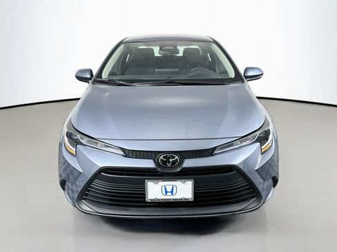 Used 2025 Toyota Corolla LE FWD image 2