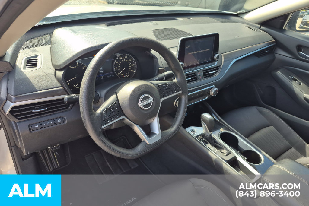 Used 2024 Nissan Altima 2.5 SV FWD image 8