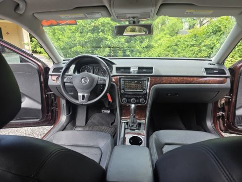 Used 2013 Volkswagen Passat 2.5 SEL Premium FWD image 14