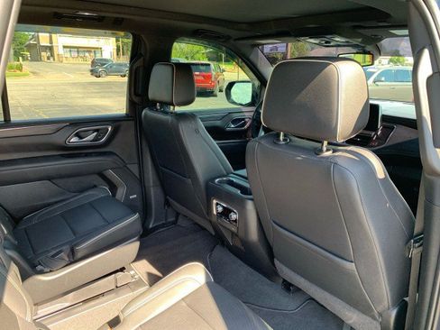 Used 2022 GMC Yukon SLT w/ SLT Premium Package RWD image 16