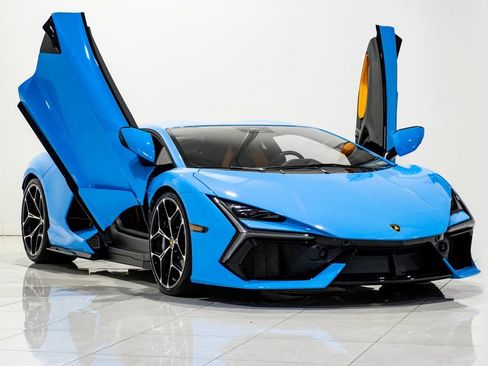 Used 2024 Lamborghini Revuelto image 6