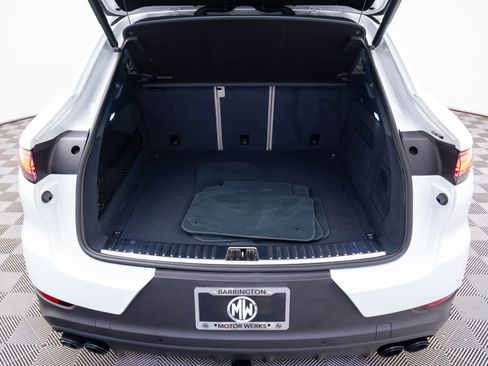 Certified 2023 Porsche Cayenne S image 33